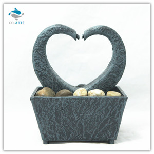 Fuente de agua de poliresina con luz LED - Product Image 1