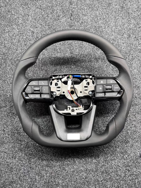 Carbon Fiber LC300 Custom Steering Wheel for Toyota Land Cruiser LC200 LAND CRUISER LC79 LC76 Prado 120 150 200 Steering Wheel