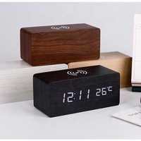 Réveil numérique LED de table géométrique moderne avec chargeur de téléphone sans fil, affichage de la température et fonction snooze