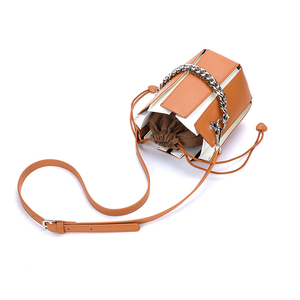 Bolso Tote de Cuero Vegano PU con Cadena Personalizada de Fábrica, Bolso de Mano con <span class=keywords><strong>Figura</strong></span> Geométrica para Damas, Bolso de Lujo para Lápices Labiales - Product Image 4