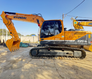 Excavadora Usada Hyundai 220LC-9S de 22 Toneladas, Excavadora de Cadenas, Equipo de Construcción de Segunda Mano para Exportación - Product Image 3