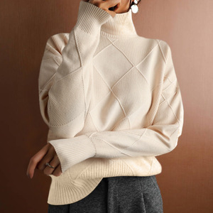 Nueva moda Coreana <span class=keywords><strong>de</strong></span> cuello alto con patrón <span class=keywords><strong>de</strong></span> <span class=keywords><strong>rombos</strong></span> suéter <span class=keywords><strong>de</strong></span> punto <span class=keywords><strong>para</strong></span> <span class=keywords><strong>mujer</strong></span> Color sólido elegante suéter <span class=keywords><strong>de</strong></span> viajero suelto largo - Product Image 1