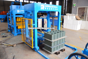 ماكينة QT4-18 لصناعة طوب الرصف، ماكينة صنع طوب الرصف، ماكينة الضغط بالاهتزاز - Product Image 4