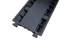 3 चैनल भारी शुल्क पुनर्नवीनीकरण रबर दबाव-प्रतिरोधी पीले + काले केबल कवर गति बम्प आउटडोर सड़क केबल रक्षक - Product Image 6