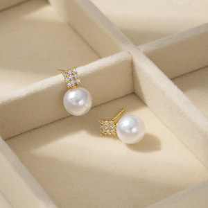 French Style Pearl Stud <b>Earrings</b> Round Flower Design 14k Gold <b>Post</b> Gift Jewelry EDB-070 - Product Image 1