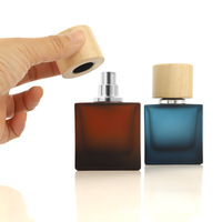 High-End Zomer Sap Drink Glazen Fles Nieuwe Champignon Platte Vierkante Ontwerp 50Ml Draagbaar Voor Baijiu Fruit Wijn Huidverzorgingscrème