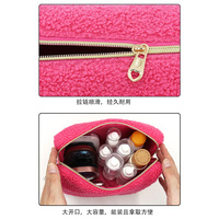 Vente en gros 2025 Nouveau Style Carré En Peluche Trousse De Maquillage Voyage Portable Doux Moelleux Cosmétique Pochette Trousse De Toilette pour Femmes
