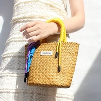 Sac à main en paille tissée sangles de main en nylon sac de panier de légumes coloré corde décorative sac de plage artisanal