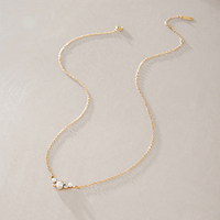 Collana con Ciondolo Sorridente J&D Design Classico Originale in Acciaio Inossidabile Placcato Oro 18K con Zircone Bianco Rotondo e Perla di Vetro