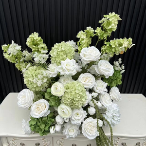Composizione Floreale Artificiale per Matrimoni di Qingdao Golden Handicraft, Centrotavola con Ortensie Verdi e Rose Bianche per Decorazioni Nuziali - Product Image 1