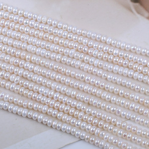 ไข่มุกน้ำจืดธรรมชาติขนาด 4-4.5 มม. ขายส่ง แสงเงาสวยงาม รูปทรงแบน สำหรับทำสร้อยคอ DIY  มีสีขาวให้เลือก - Product Image 4