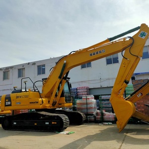 Excavadora Komatsu PC220-8 Modelo 2017-2024 Importada de Japón de Segunda Mano con Pocas Horas de Trabajo del Motor - Product Image 2