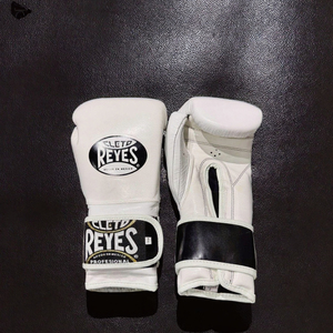 Guantes de Boxeo Cleto Reyes de Calidad Profesional, 6oz-12oz, para MMA, Sanda, Kick Boxing, con Agarre, de Cuero, Transpirables y Ligeros, para Entrenamiento - Product Image 3