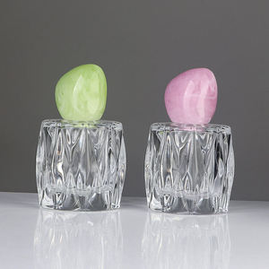 Vente en gros <span class=keywords><strong>de</strong></span> flacons <span class=keywords><strong>de</strong></span> <span class=keywords><strong>parfum</strong></span> en verre texturé transparents vides <span class=keywords><strong>de</strong></span> 50 ml avec bouchon en résine - Product Image 6