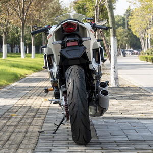 Moto sportive DK400 400cc avec écran TFT, projection, bicylindre, refroidissement par eau, ABS, performances élevées - Product Image 6