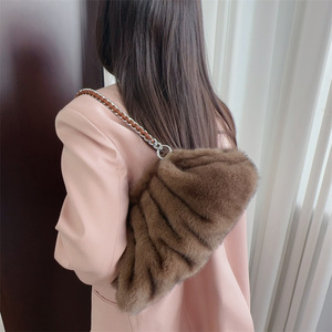 Borsa a tracolla con capelli di visone artificiale invernale plissettata per donne di alta qualità di grande capacità in pelliccia sintetica soffice pochette - Product Image 3