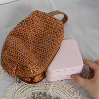 Boîte à Bijoux Mini Organiseur de Voyage Carrée en Similicuir PU Personnalisable avec Logo, Adorable, pour Bijoux d'Avion, Rose, avec Boîte d'Expédition
