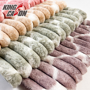 Nhà máy Kingcason sản xuất vải lông thỏ sọc 100% polyester, thân thiện với da, màu sắc tùy chỉnh, dùng cho quần áo và chăn - Product Image 3