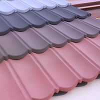 Tuiles de toiture en métal revêtues de pierre colorée, texture sable naturel, type ardoise et bond, pour la construction