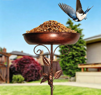 Bain d'oiseaux de jardin avec piquet, mangeoire à oiseaux autoportante en métal, abreuvoir pour oiseaux sauvages, décoration de jardin extérieur