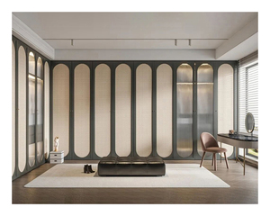 Système de dressing sur mesure de luxe avec éclairage LED, armoire en rotin, armoire en bois avec porte cintrée - Product Image 3