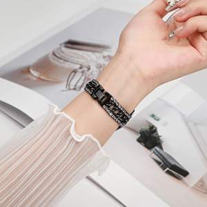 Correa de Reloj de Acero Inoxidable con Diseño de Mezclilla para <span class=keywords><strong>Apple</strong></span> <span class=keywords><strong>Watch</strong></span> 10/9/<span class=keywords><strong>8</strong></span>/7/6/5/4/3/2/1, Transpirable - Product Image 4