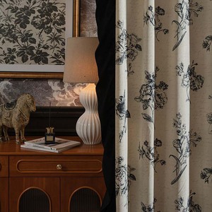 Bloemenpatroon Zwart Bedrukt Gordijnstof Franse Vintage Verduistering Grensgordijn Voor Huisdecoratie Afgewerkt Gordijn - Product Image 1