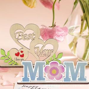 Adornos de madera en forma de corazón con letras, la mejor decoración de escritorio para el Día de la Madre, regalo para el Día de la Madre, decoración del hogar - Product Image 1