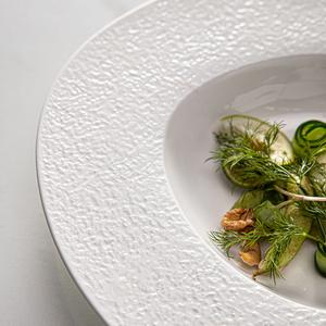 Poterie sur mesure plats créatifs Restaurants haut de gamme vaisselle en porcelaine <span class=keywords><strong>contemporaine</strong></span> ronde Unique vaisselle <span class=keywords><strong>assiette</strong></span> à pâtes - Product Image 2
