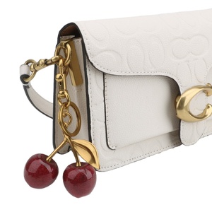 Porte-Clés Pendentif Breloque Cerise Lilangda, Accessoire Haut de Gamme et Décoration Exquise Meilleure Vente pour Sac à Main et Sac à Bandoulière - Product Image 1