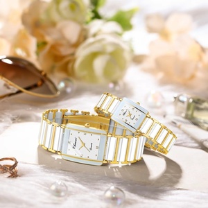 El fabricante OEM de relojes personalizados hace un reloj rectangular elegante con logotipo para los amantes - Product Image 2