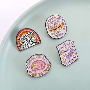 可爱大脑医疗胸针励志引用心理健康意识恢复之旅粉色别针 - Product Image 2