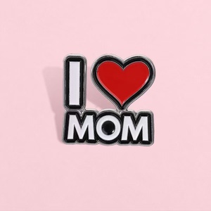 Broche de Esmalte I love MOM, Pin Metálico con Letra Mamá y Corazón Rojo, Joyería de Moda para Regalo del Día de la Madre - Product Image 1