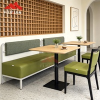 Ensemble de meubles de haute qualité pour café, restaurant, banquette, sièges, tables en bois, chaises rembourrées, pour usage commercial