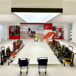 電動階段昇降機 階段昇降車椅子 カスタマイズ可能な色と素材 工場卸売 B2Bサプライヤー - Product Image 3