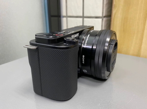 Cámara sin Espejo 4K ZV-E10 Usada con Tarjeta SD de 24.2MP y Wi-Fi para Vlogging en <span class=keywords><strong>YouTube</strong></span> - Product Image 3