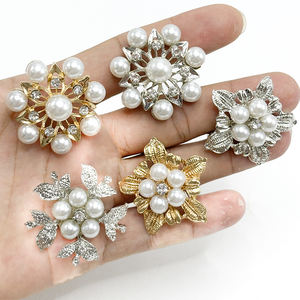 エレガントなクリスタルラインストーンクラシック高級パールブローチ - Product Image 6