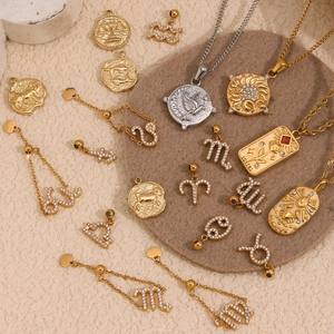 Moda 18k PVD Altın Kaplama 3D Kabartmalı <span class=keywords><strong>Tarot</strong></span> Kartı Kolye Özel Paslanmaz Çelik Kare Zirkon Güneş Yıldız <span class=keywords><strong>Tarot</strong></span> Kartı Kolye - Product Image 4