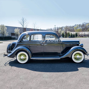 รถยนต์คลาสสิกวินเทจสีน้ำเงินยอดนิยมที่ปรับแต่งได้ รถยนต์คลาสสิกวินเทจไฟฟ้าสุดหรูจากโรงงานดั้งเดิม - Product Image 1