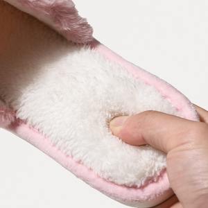 Pantoufles d'intérieur en peluche pour femmes, antidérapantes, en fourrure moelleuse, pour l'hiver et l'été, à enfiler, pour chambre à coucher, vente en gros - Product Image 3