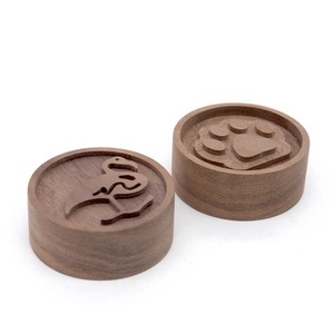 Difusor de Perfume para Auto de Madera de Nogal de Lujo, Ecológico y Pulido, para Aceites Esenciales - Product Image 3