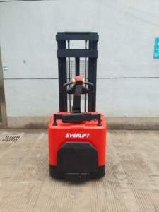 Apilador Eléctrico de Plataforma HELI, Capacidad de 1.5 y 2 Toneladas, Altura de 3m, 3.5m y 4m, Equipo de Elevación para Almacén Operado a Pie - Product Image 4