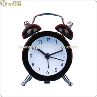 Fabricant Vente en gros Réveil créatif Design moderne Rétroéclairage Mouvement électronique Horloge de bureau à quartz Caractéristiques Calendrier