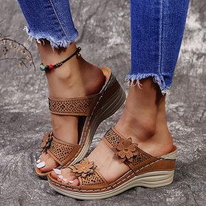 Women's Retro Casual Flower Wedge Slippers Cross-Border Trade Plus Size Spring Summer New One-Strap Platform Design - Product Image 3