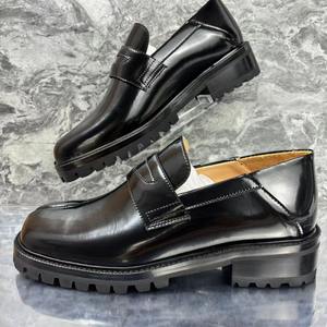 Zapatos casuales personalizados para hombre con suela plana, diseño transpirable y antideslizante. Zapatos cómodos de cuero con suela gruesa antideslizante. - Product Image 1