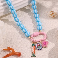 Collier tendance preppy à rayures bonbon en perles acryliques, avec breloque cœur de poisson en émail coloré, chaîne de perles mignonne Y2K pour femme