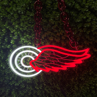 Collier LED en forme de ballon sportif chrétien, alimenté par USB, luminosité réglable, effet néon |   Cadeau avec logo d'équipe de football pour garçons