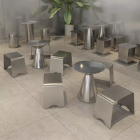 Table Ronde Murale Robuste et Compacte en Acier Inoxydable, Idéale pour Bistro, Café ou Bar Commercial, Design Floral Original