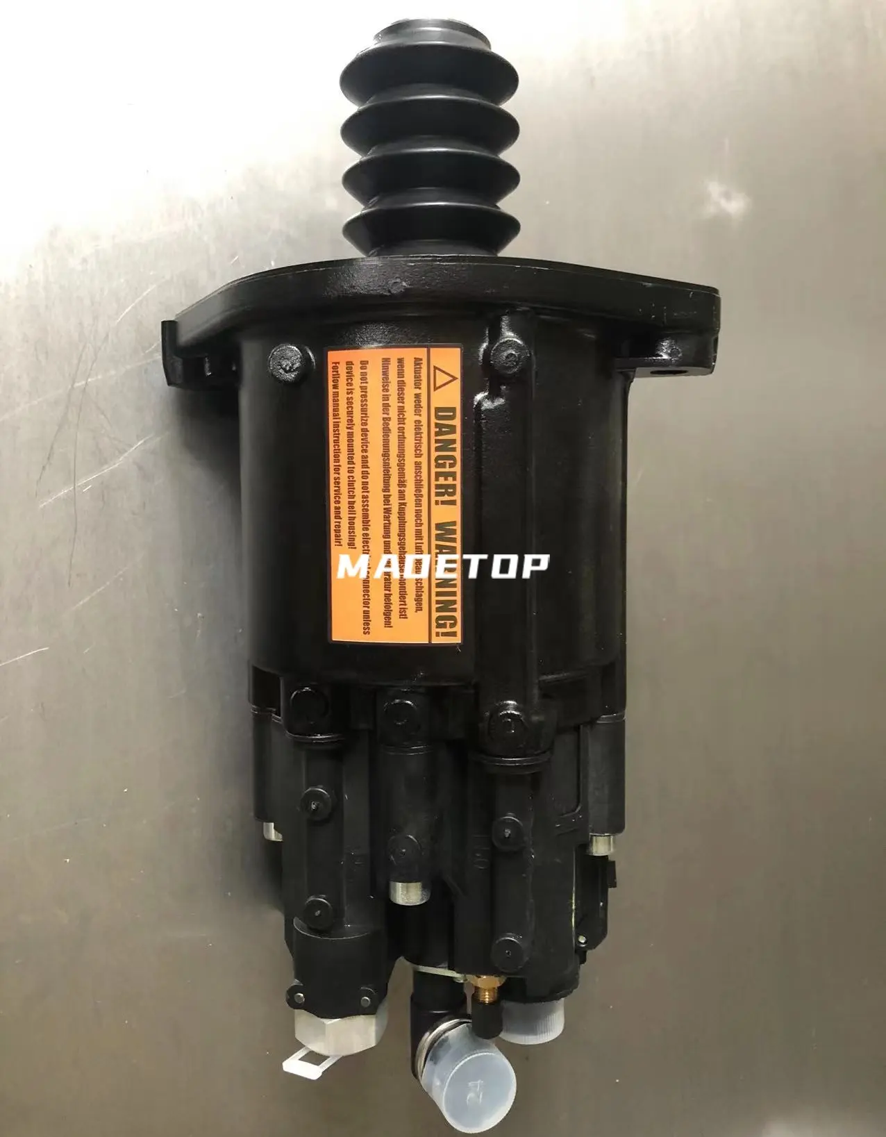 Zhuji Factory Wholesale 9701500010 Clutch Booster Clutch Servo 0002500062 For MB Actros MP3 Truck Parts 0002500562 0002501562