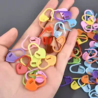 Kit de tricot et de couture portable en plastique de 1000 pièces avec marqueurs de mailles colorés et sac – Design tendance